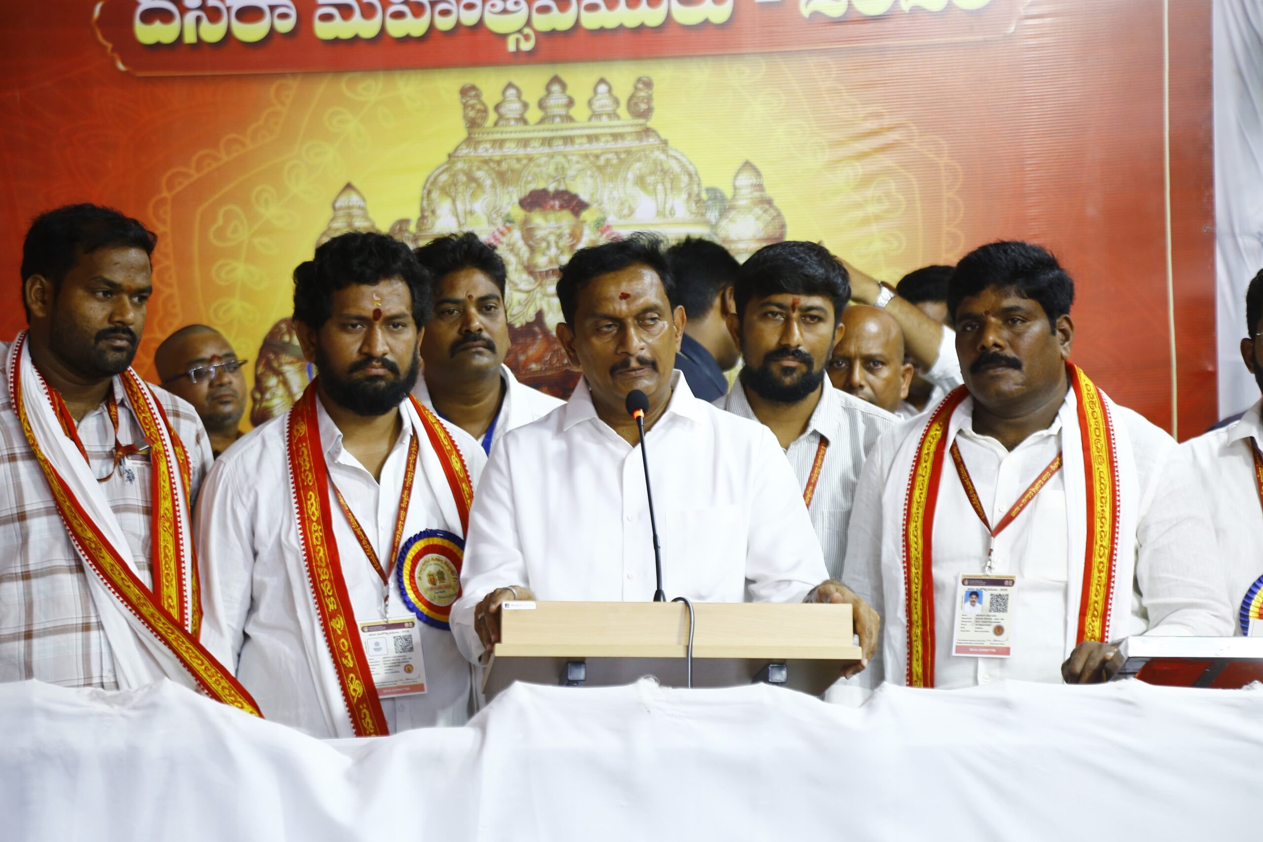 మూల నక్షత్రం రోజు భ‌క్తులు స్వీయ నియంత్ర‌ణ పాటించాలిఅమ్మ‌వారి ద‌ర్శ‌నం కోసం వ‌చ్చే భ‌క్తుల‌కు స‌క‌ల స‌దుపాయాలు ఏర్పాటుసోమ‌వారం