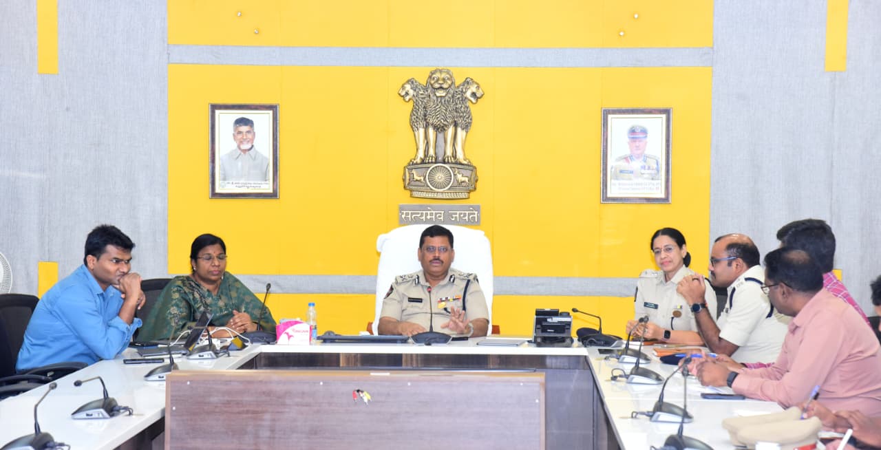 సైబర్ క్రైమ్స్, డిజిటల్ అరెస్టులు, సోషల్ మీడియా కేసులను త్వరితగతిన చేదించడానికి సిబ్బందికి శిక్షణా తరగతులు