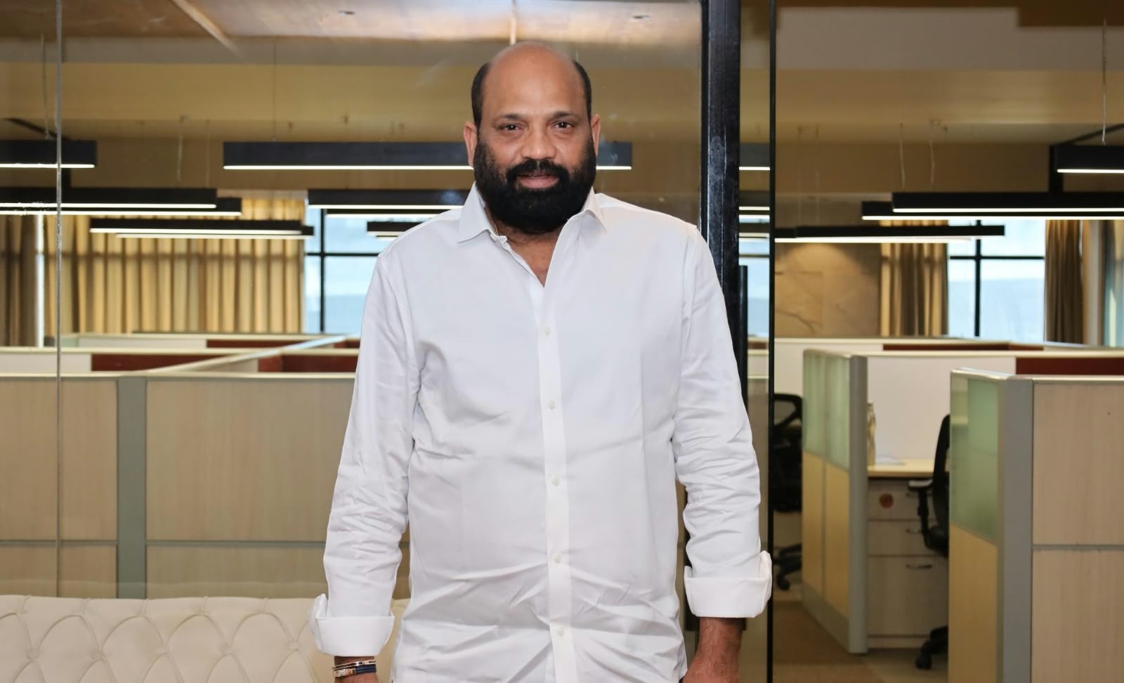 దసరా ఉత్సవాల నేపథ్యంలో గన్నవరం డిపో నుంచి అదనపు బస్సులు ఏర్పాటు చేయాలి: విప్, ఎమ్మెల్యే యార్లగడ్డ
