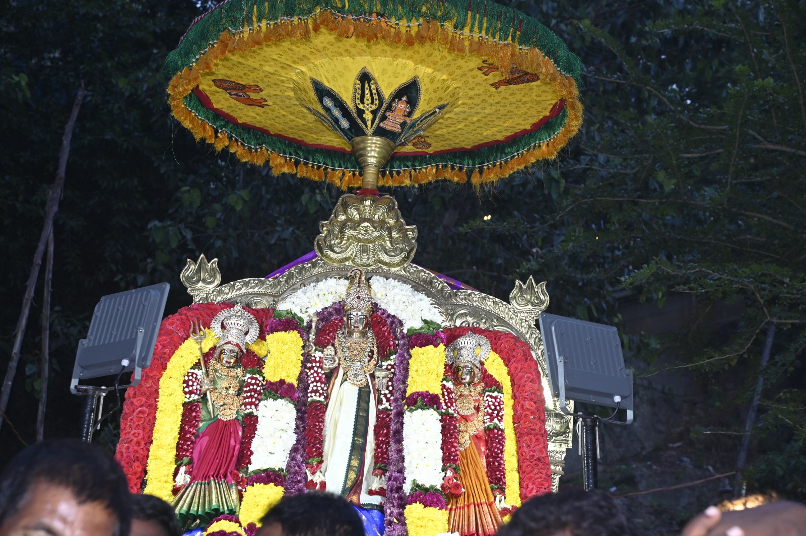 కన్నులపండువగా శ్రీ దుర్గా మల్లేశ్వరుల దివ్య నగరోత్సవం