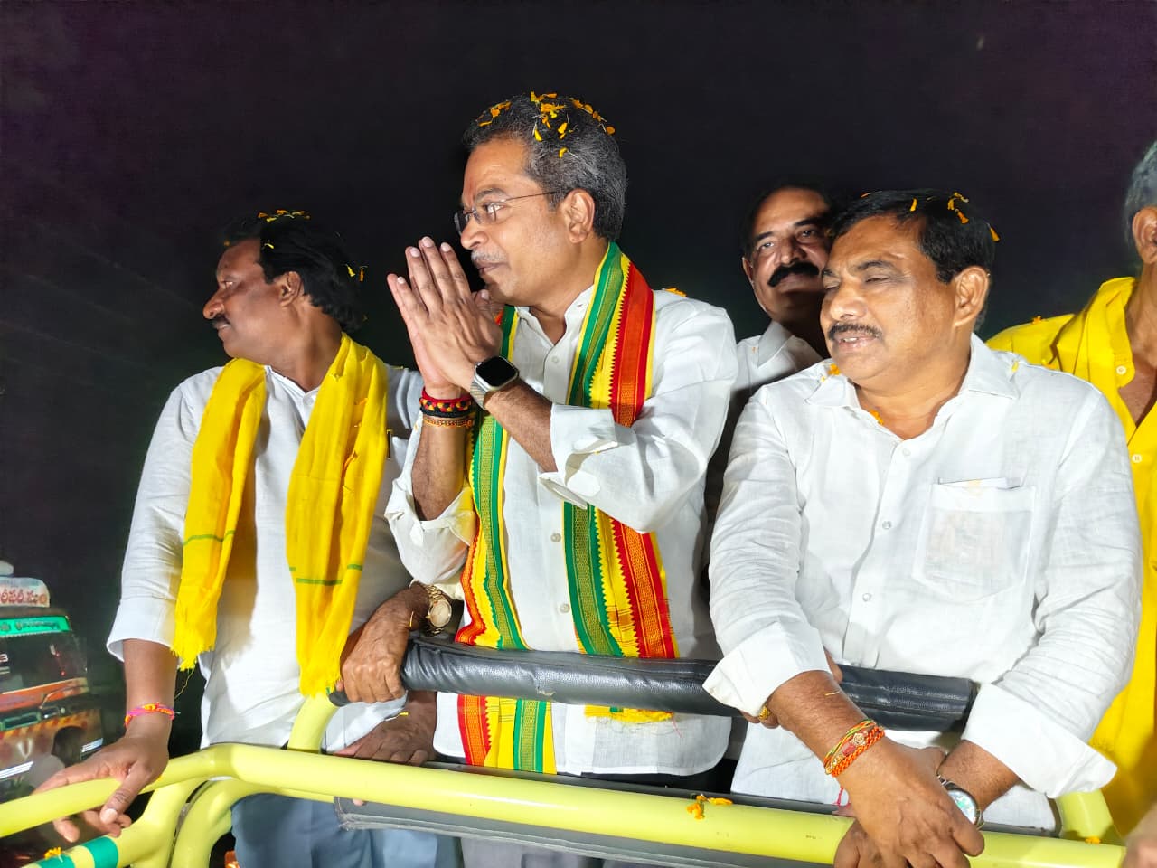 చెవుటూరులో ఘనంగా అన్న ఎన్టీఆర్ విగ్రహావిష్కరణ.