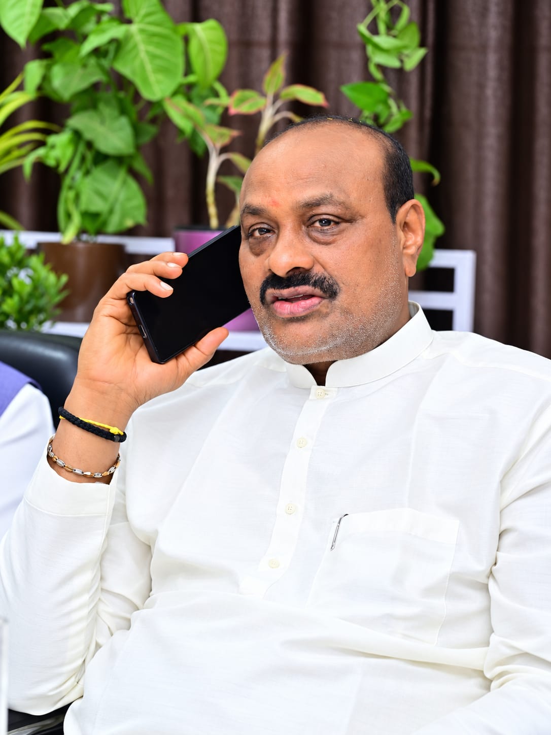 తుపాను ముప్పుపై అప్రమత్తంగా ఉండాలి.. మత్స్యకారుల ప్రాణరక్షణే ప్రథమ ప్రాధాన్యం